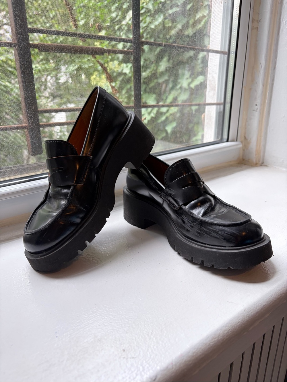 Camper Woman’s Black Platform Penny Loafers